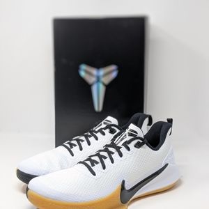 mamba focus white black